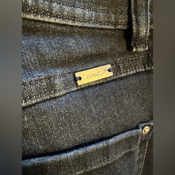 Inc Blue Jeans size 8 frayed patches on legs and cuff of Jean💙 - Picture 11 of 16
